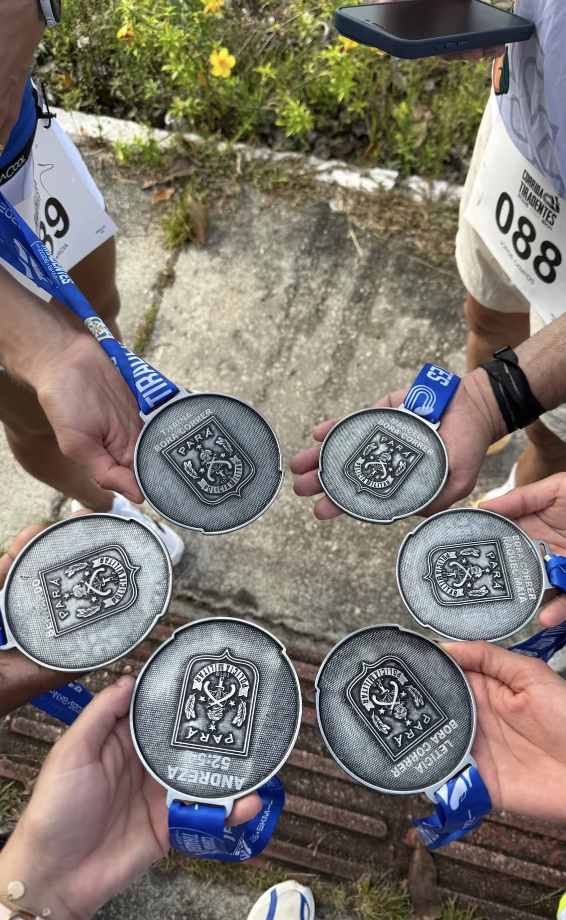 medalhas gravadas na corrida tiradentes